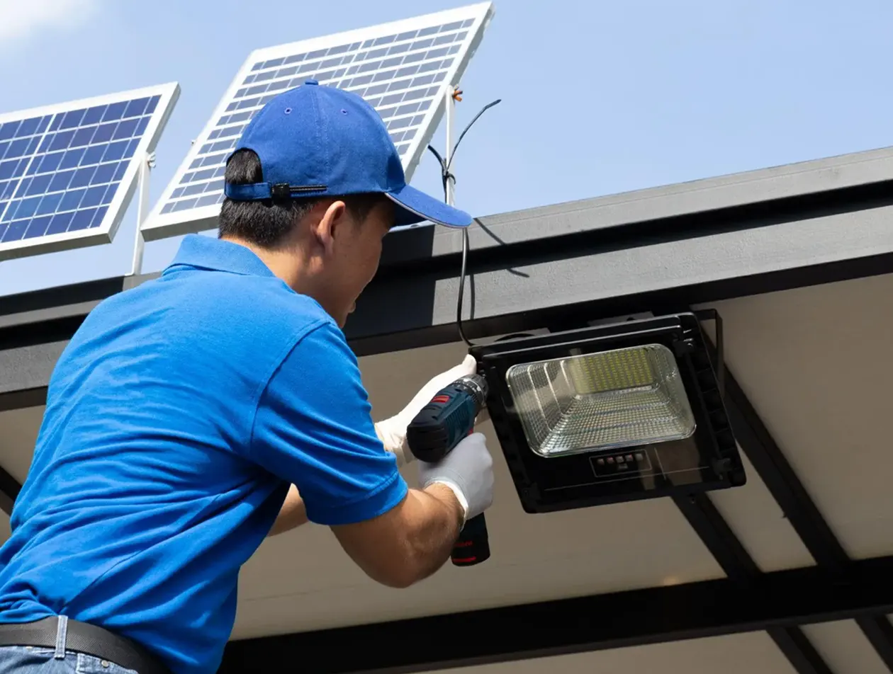 Đèn năng lượng mặt trời 30W